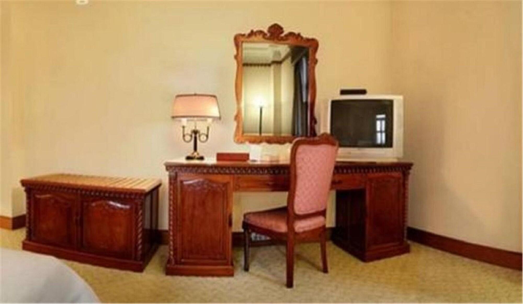 Hotel Jing An 4*